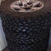 Gomme da fuoristrada e cerchi per Jimny 