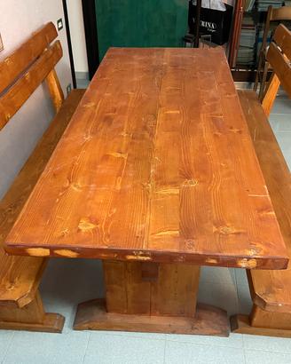 Tavolo Artigianale in Legno e rispettive 2 Panche