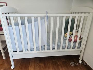 Lettino con sbarre per bambini 