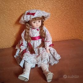Bambola vintage in porcellana 