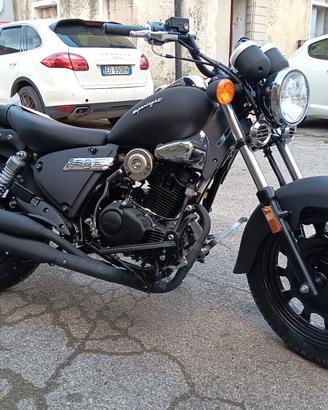 CUSTOM BENELLI/KEEWAY SUPERLIGHT 125 NERO