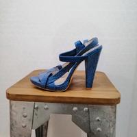 sandali blu  in pelle tipo serpente