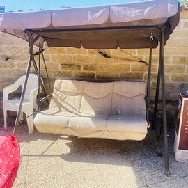 Dondolo e 8 sedie come nuove da giardino