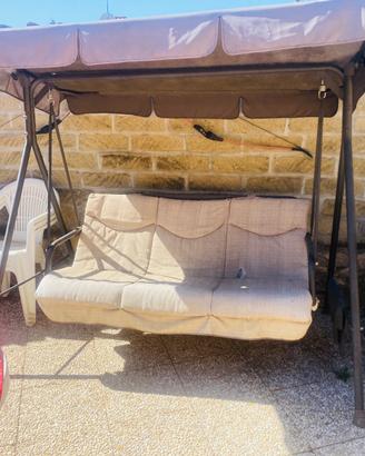 Dondolo e 8 sedie come nuove da giardino