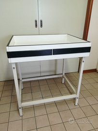 Bancarella con piano estraibile