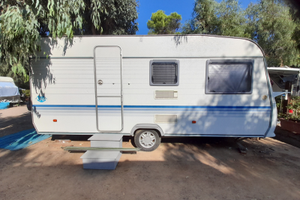 Roulotte adria 461dd