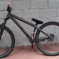 Bicicletta Dirt marca NS Bikes ruote da 26