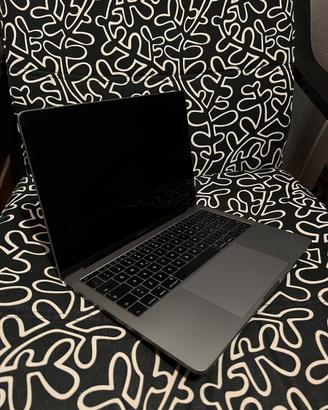 MacBook Pro 13” 2016 – danneggiato