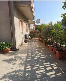 Appartamento con terrazzo e mobili nuovi