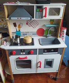 Cucina giocattolo