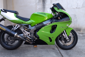 Ninja ZX7R 750