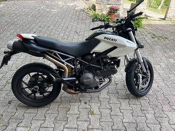 Ducati Hypermotard 796