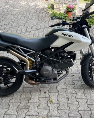 Ducati Hypermotard 796