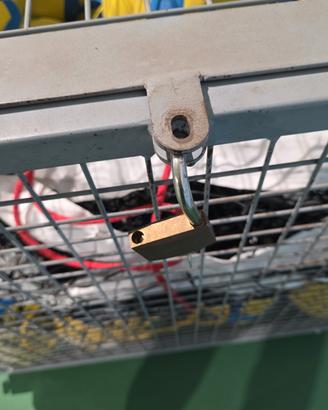 cesta in ferro molto robusta 