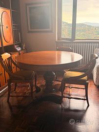 Tavolo allungabile in legno con 6 sedie