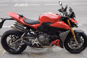 DUCATI STREETFIGHTER V2S