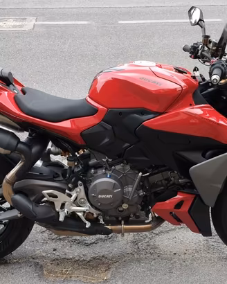 DUCATI STREETFIGHTER V2S