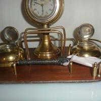 Calamaio con orologio porta carta ottone e legno