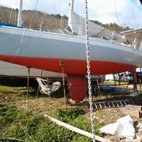 Barca a vela in peralluman