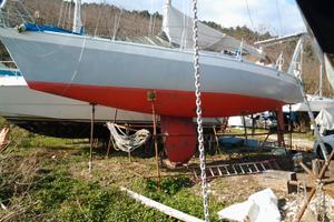 Barca a vela in peralluman