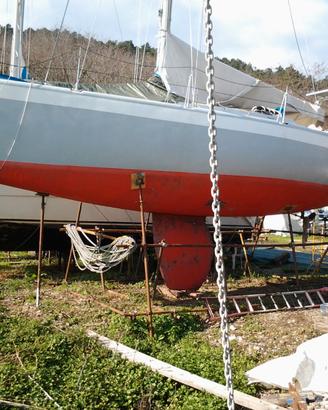 Barca a vela in peralluman