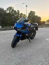 YZF-R125
