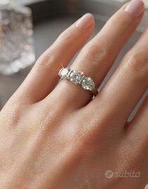 Anello Trilogy in Argento con Moissanite 1,5 CT