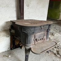 Stufa a legna in ghisa