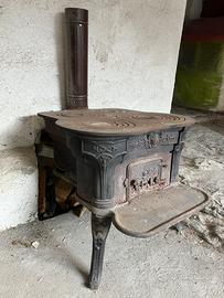 Stufa a legna in ghisa