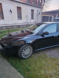 Alza 159 del 2007 perfetta.
Due. Quattro duecentos