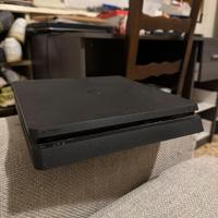 Playstation 4 - funzionante - due giochi