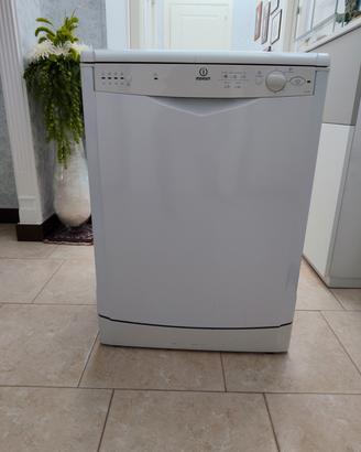 lavastoviglie Indesit 12 coperti 