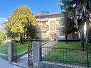 perfetto-e-ampio-tricamere-con-grande-garage-esclu