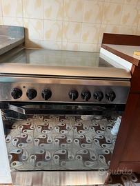 cucina con forno 
