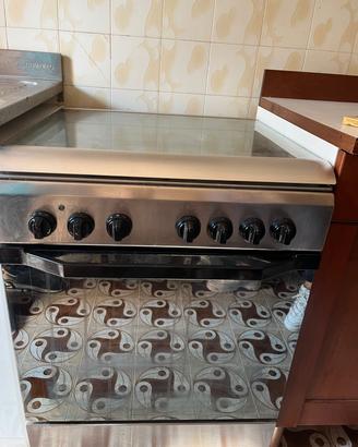 cucina con forno 