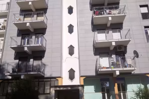 Appartamento di 105 mq, zona semicentrale