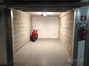 Garage via degli Obizzi ( zona Bravetta )