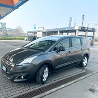 Peugeot 5008 1.6HDi Business 115cv