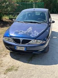 Lancia y