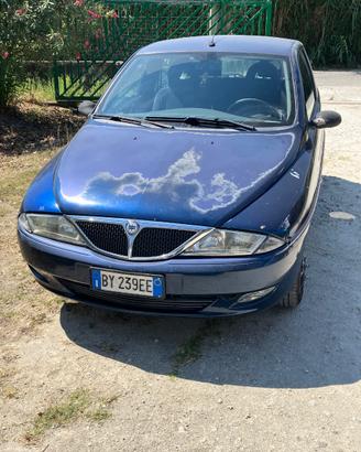 Lancia y