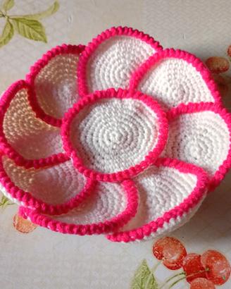 Cestino crochet a forma di fiore