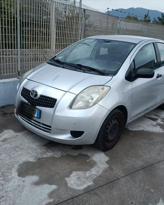 2009 Toyota Yaris 1.0 5 porte