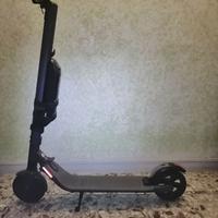 Monopattino elettrico Ninebot Segway ES4