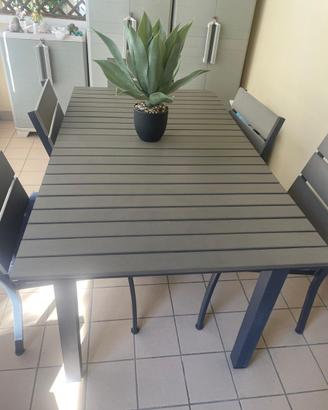 Tavolo allungabile e sedie da esterno Escala