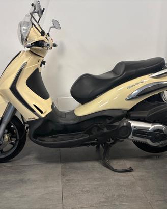 Piaggio Beverly 400 Tourer