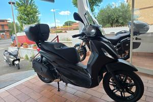 Piaggio Beverly 400 HPE 10.2024 DEEP BLACK