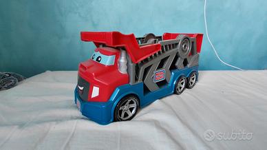 Camion giocattolo con contenimento