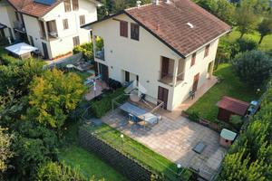 PORZIONE DI BIFAMILIARE A RENATE