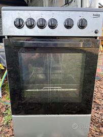Cucina a gas Beko 4 fuochi + forno – Come nuova