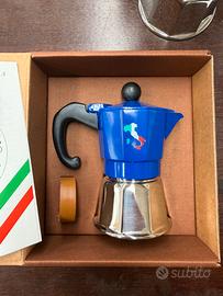 Caffettiera Moka Amica blu "Mica la solita moka"